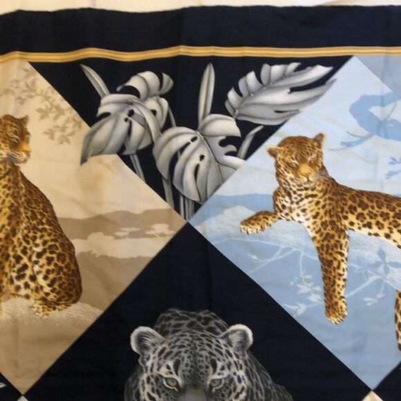 Vintage Ferragamo jungle cat scarf - Picture 4 of 13